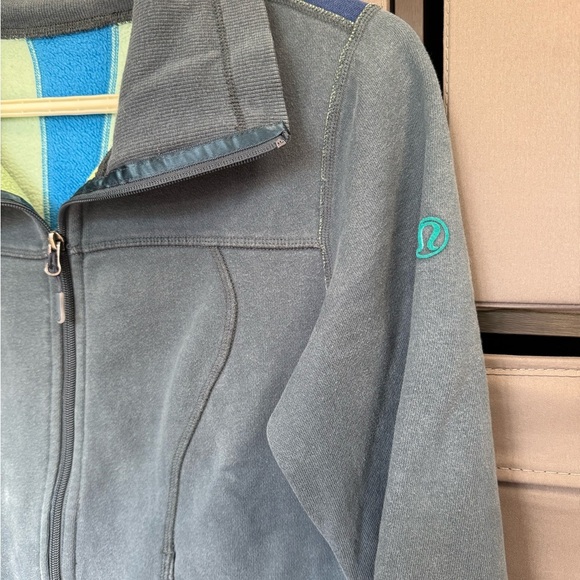 π Lululemon Sweater - Picture 3 of 4